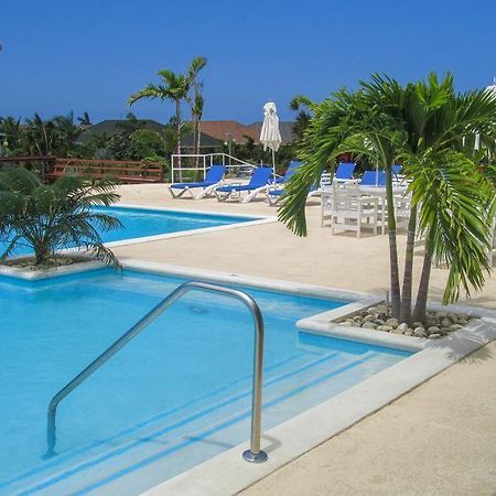 Ocho Rios Under The Palms Villa ภายนอก รูปภาพ