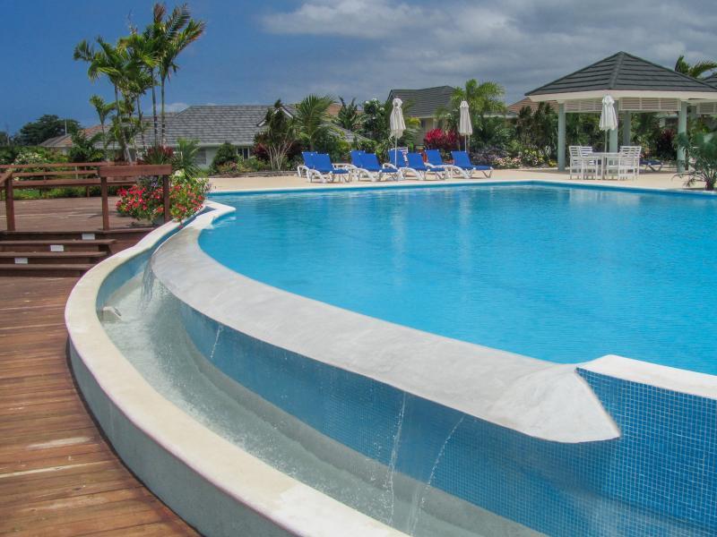 Ocho Rios Under The Palms Villa ภายนอก รูปภาพ