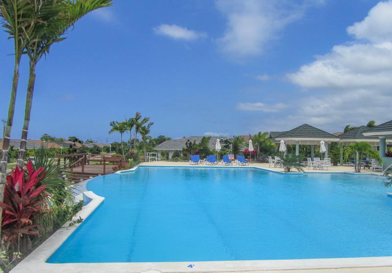 Ocho Rios Under The Palms Villa ภายนอก รูปภาพ