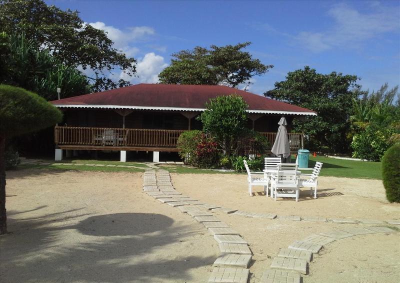 Ocho Rios Under The Palms Villa ภายนอก รูปภาพ
