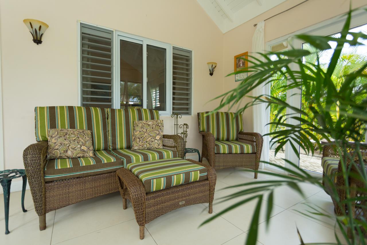 Ocho Rios Under The Palms Villa ภายนอก รูปภาพ