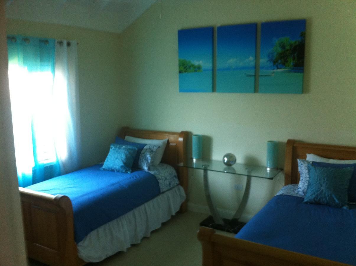 Ocho Rios Under The Palms Villa ภายนอก รูปภาพ